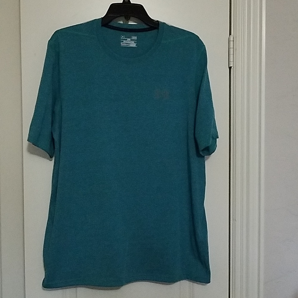 Under Armour tshirt